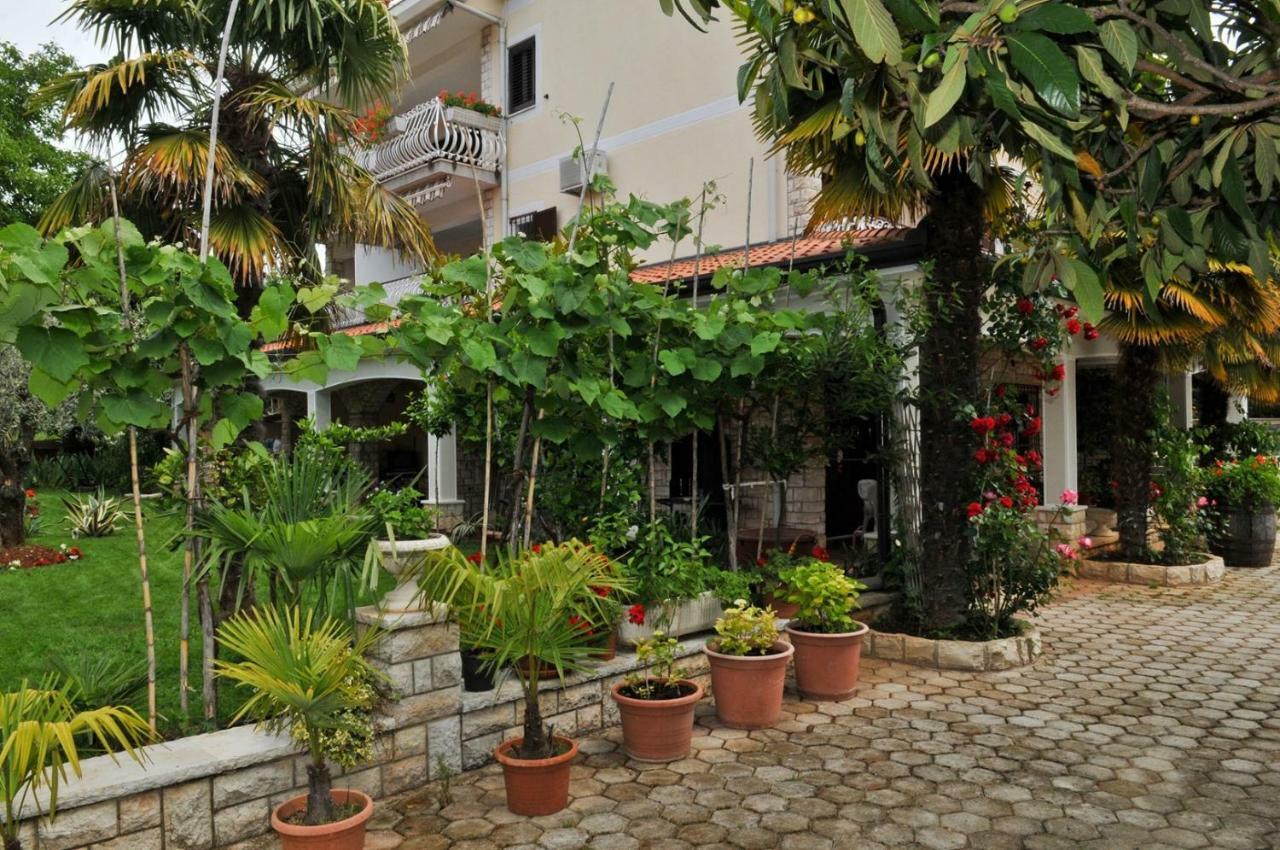 Haus Liliana Hotel Tar-Vabriga Exterior foto