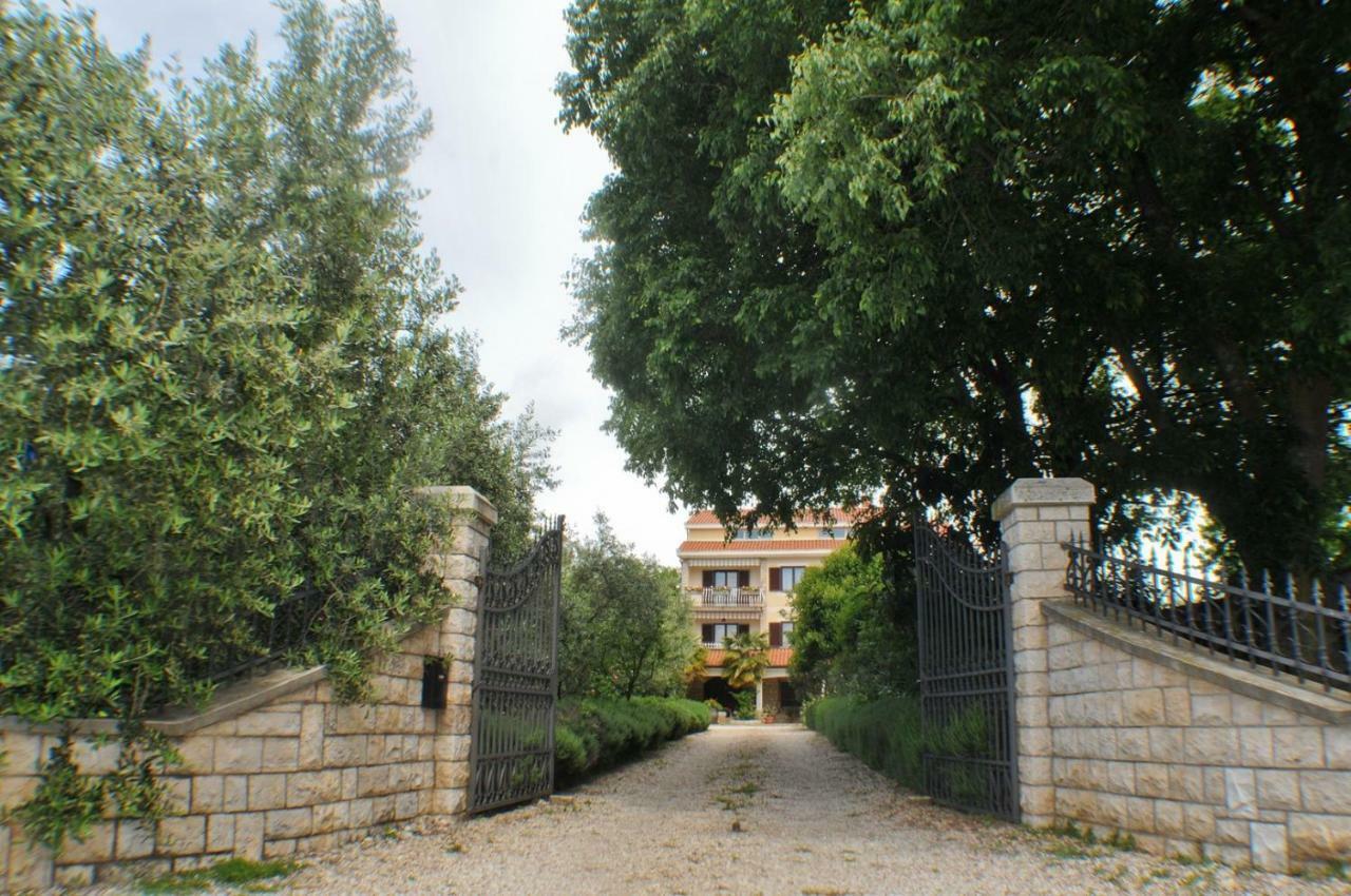 Haus Liliana Hotel Tar-Vabriga Exterior foto