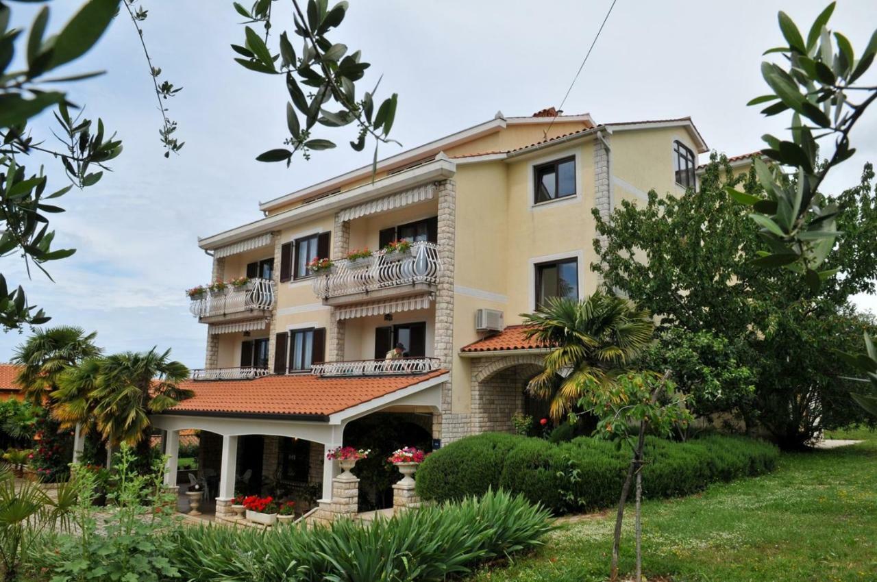 Haus Liliana Hotel Tar-Vabriga Exterior foto