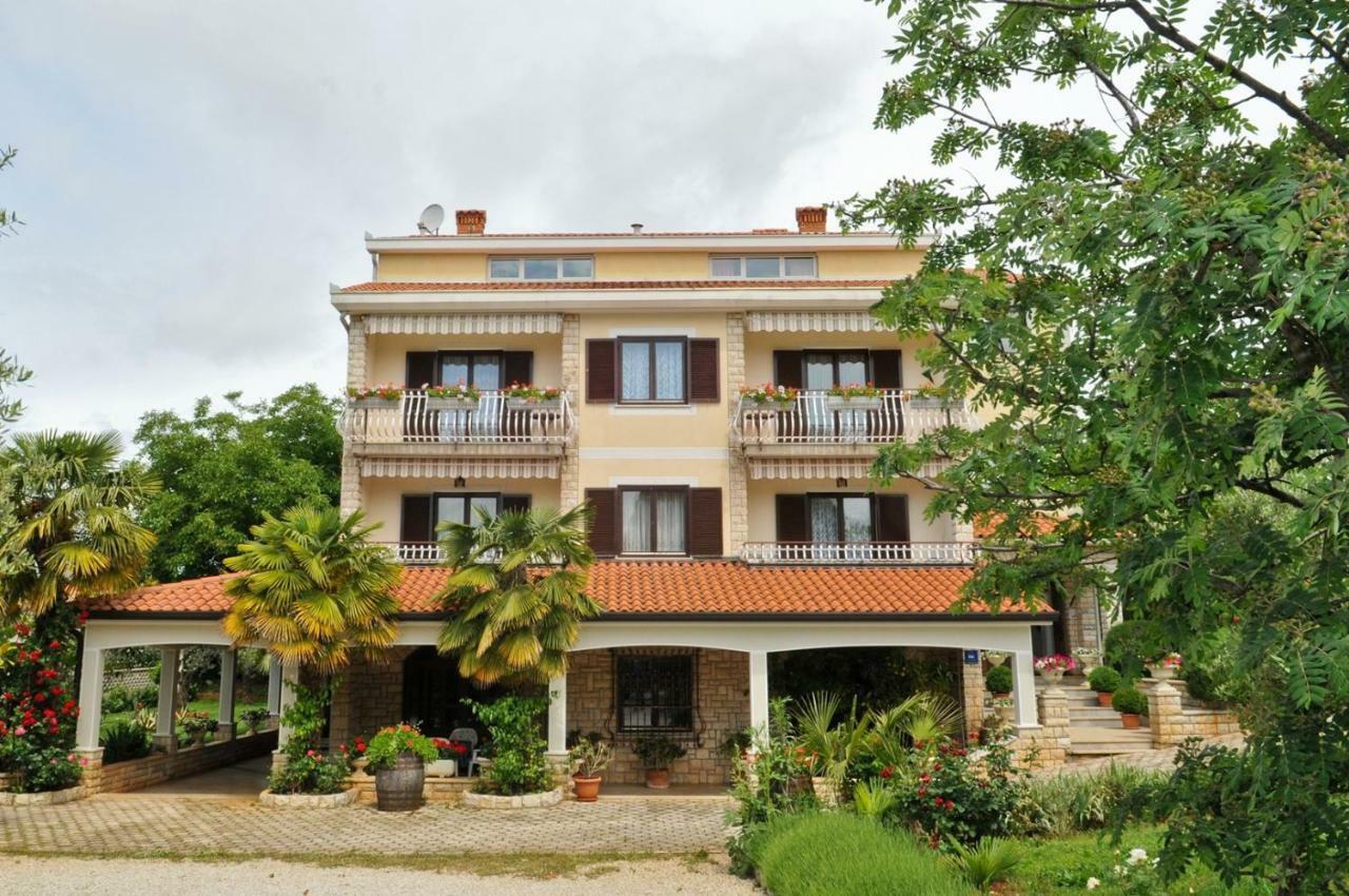 Haus Liliana Hotel Tar-Vabriga Exterior foto